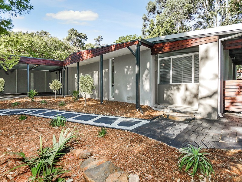 6 Montrose Avenue, Darlington WA 6070