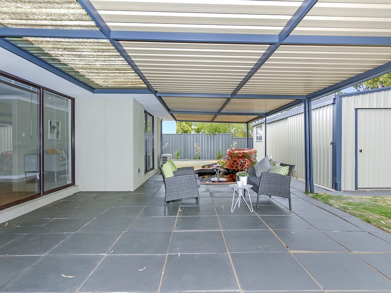 31 Bilya Gardens, Leda WA 6170