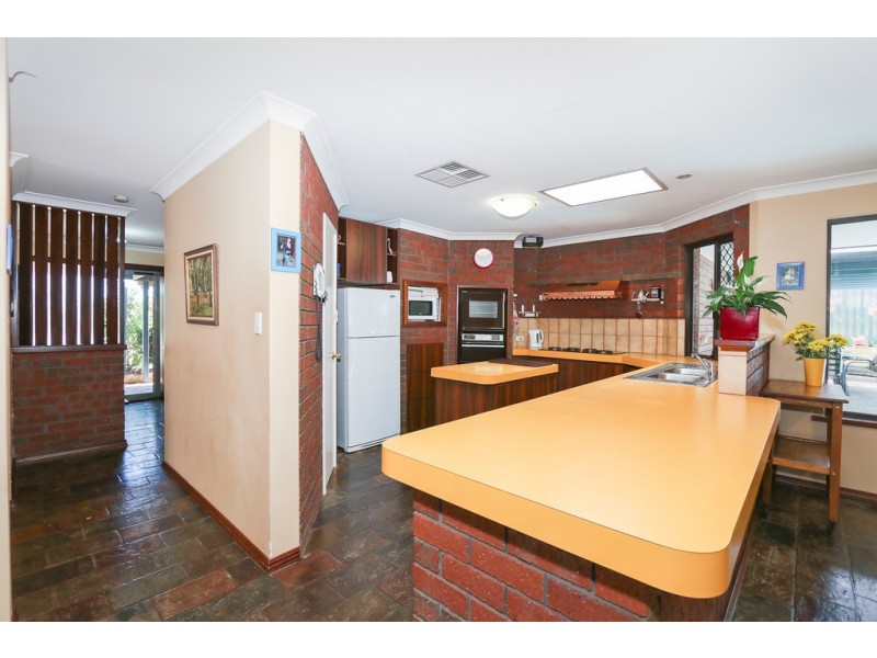 20 Rhine Crescent, Beechboro WA 6063