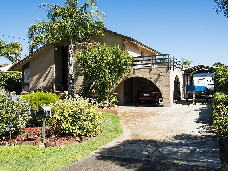5 Camborne Way, Thornlie WA 6108