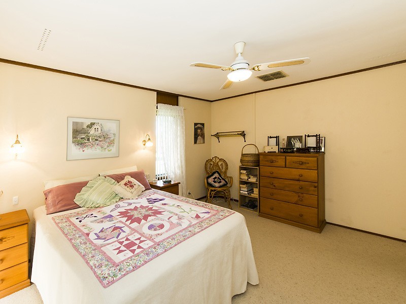 5 Camborne Way, Thornlie WA 6108