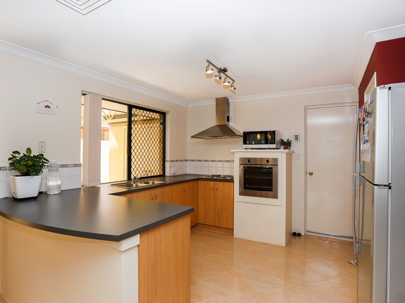 22 St John Road, Wattle Grove WA 6107