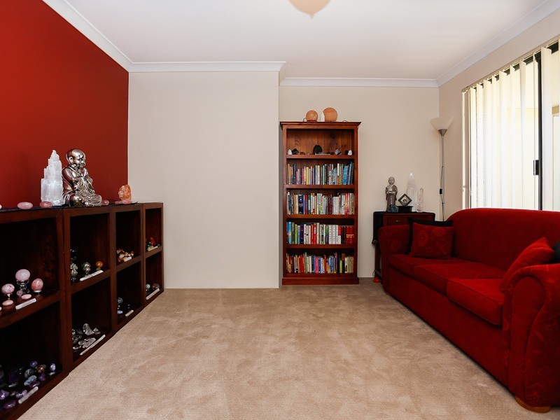 22 St John Road, Wattle Grove WA 6107