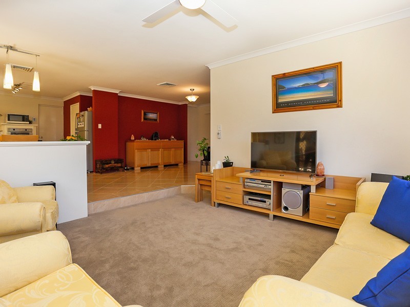 22 St John Road, Wattle Grove WA 6107