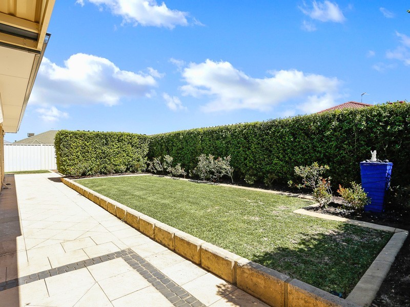 22 St John Road, Wattle Grove WA 6107