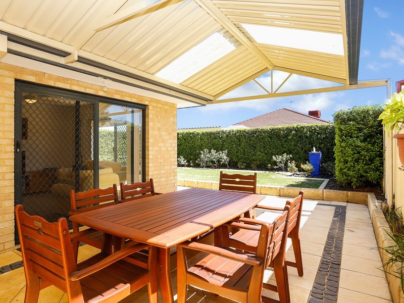 22 St John Road, Wattle Grove WA 6107