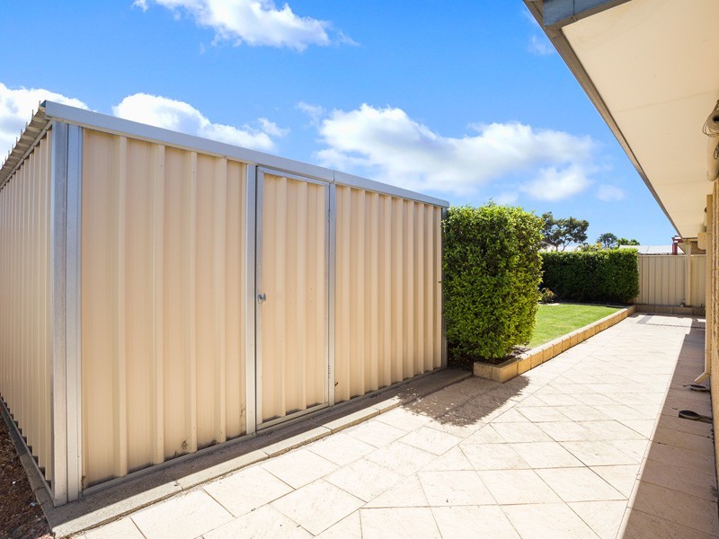 22 St John Road, Wattle Grove WA 6107