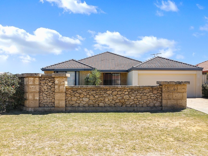 22 St John Road, Wattle Grove WA 6107