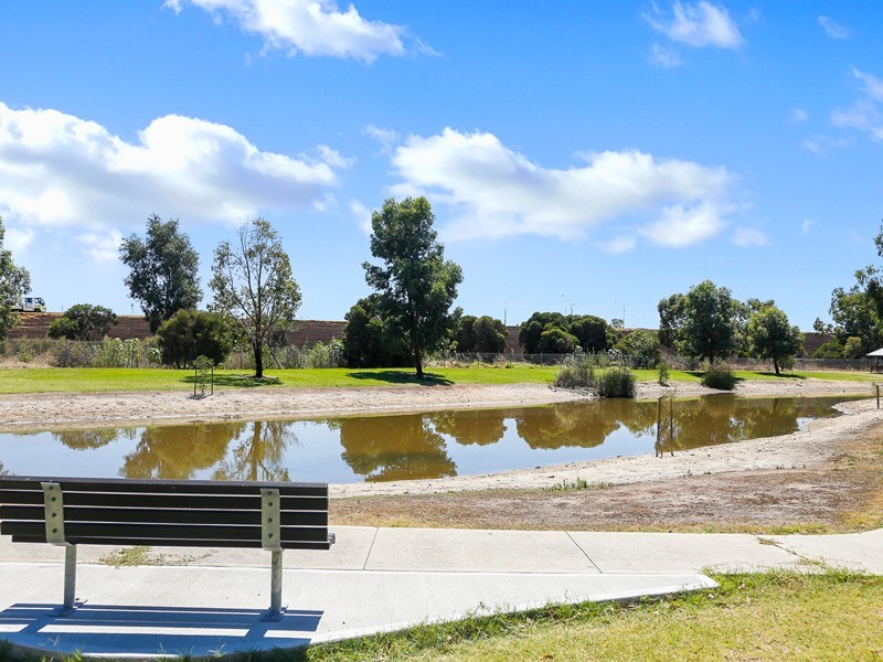 22 St John Road, Wattle Grove WA 6107