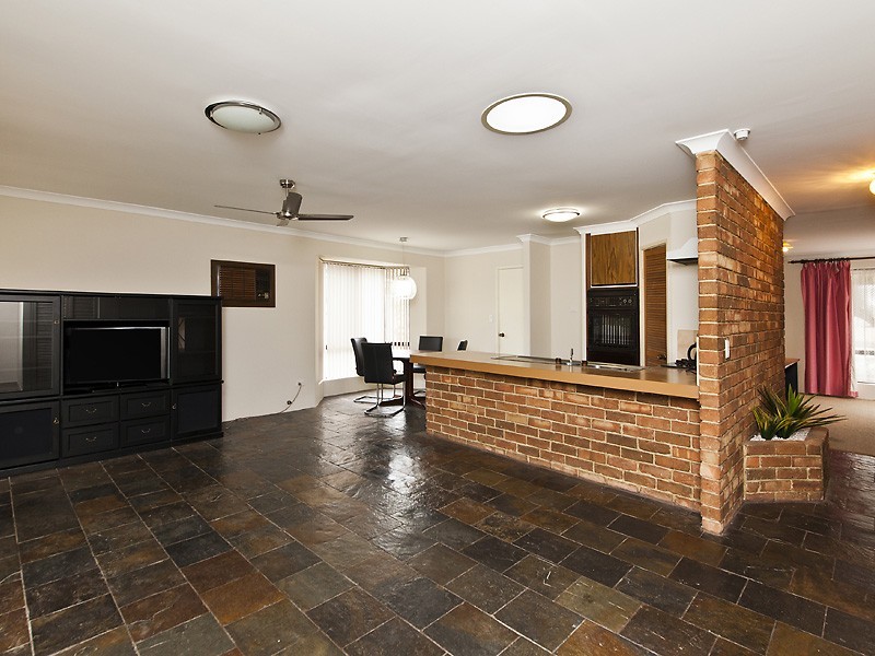 22 Kidman Crt, Thornlie WA 6108