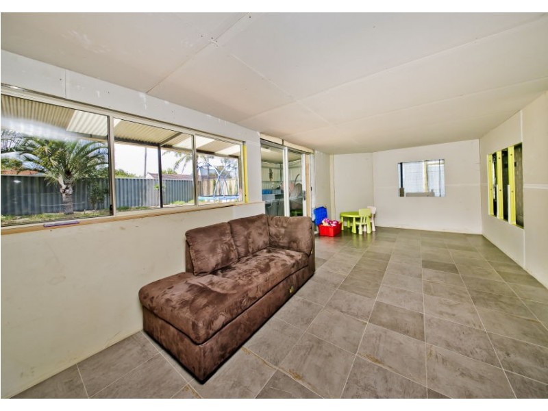 41 Allinson Drive, Girrawheen WA 6064