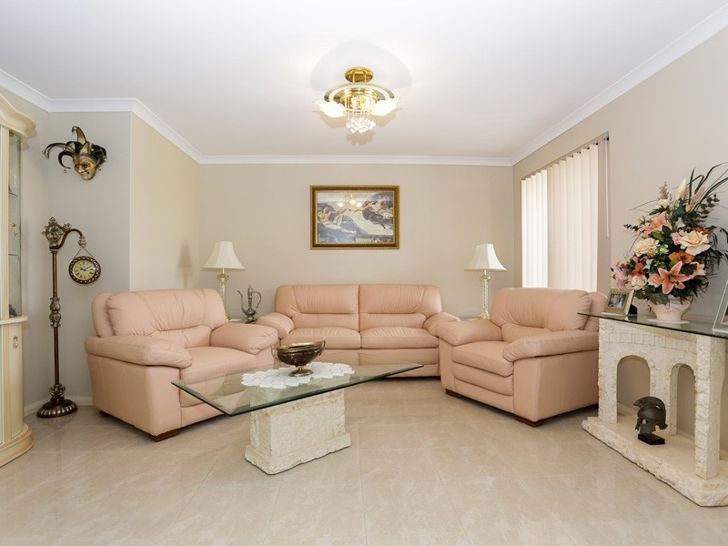 3 Delta Street, Wattle Grove WA 6107