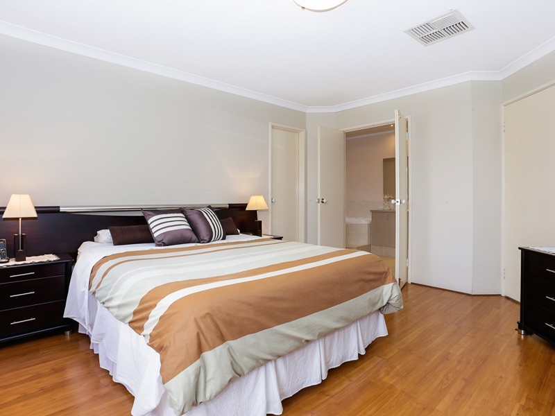 3 Delta Street, Wattle Grove WA 6107