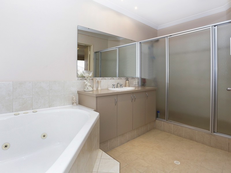 3 Delta Street, Wattle Grove WA 6107