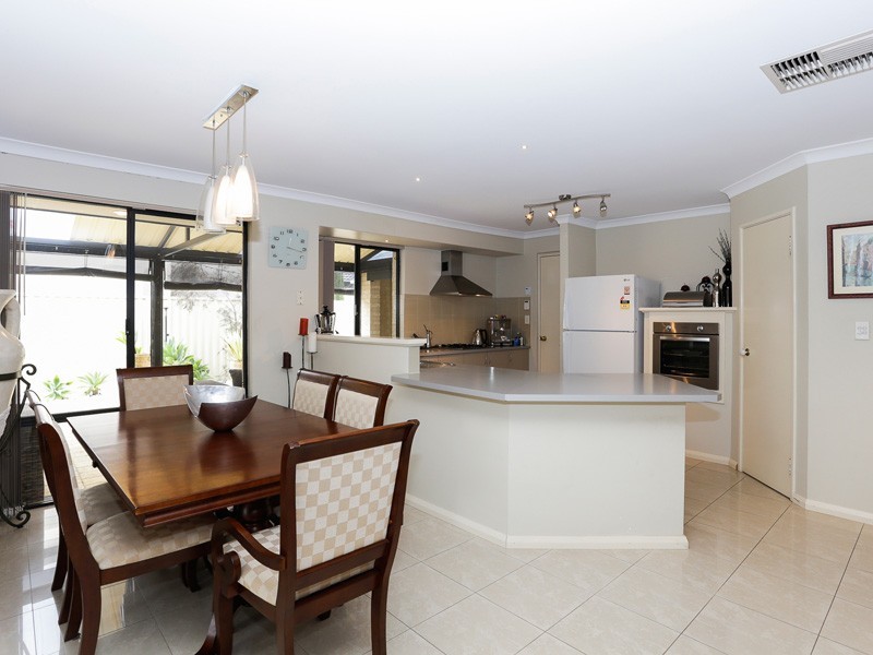 3 Delta Street, Wattle Grove WA 6107