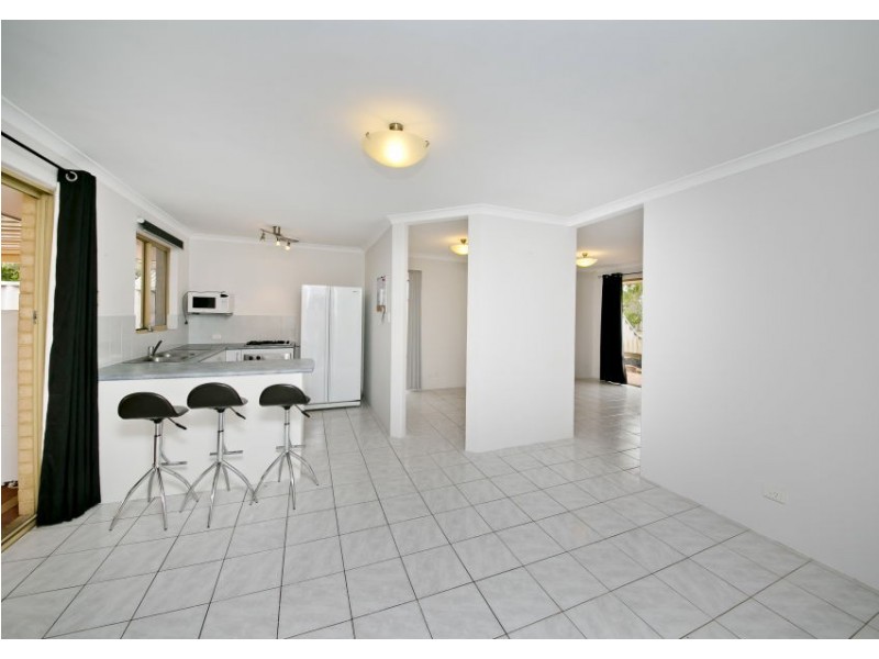 15 Gilroyd Loop, Ballajura WA 6066