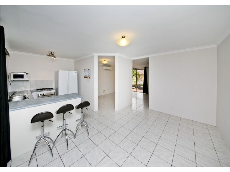 15 Gilroyd Loop, Ballajura WA 6066