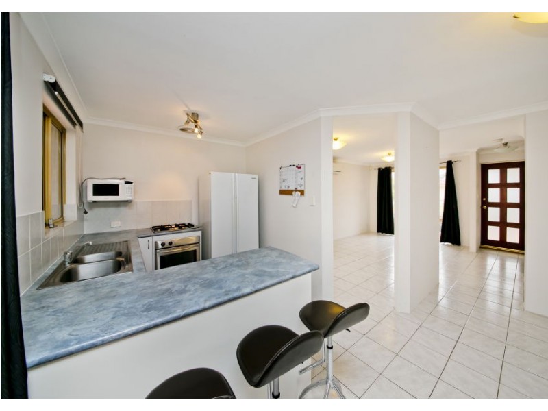 15 Gilroyd Loop, Ballajura WA 6066