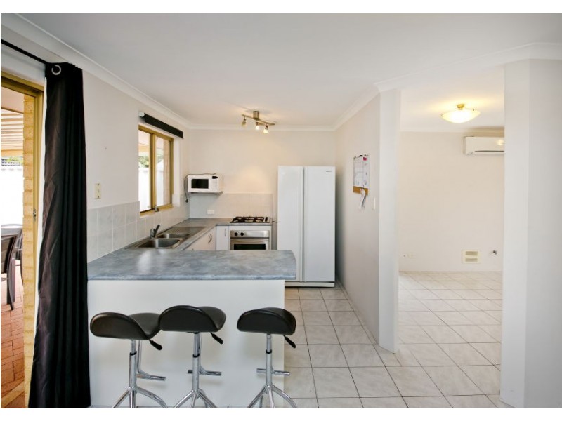 15 Gilroyd Loop, Ballajura WA 6066