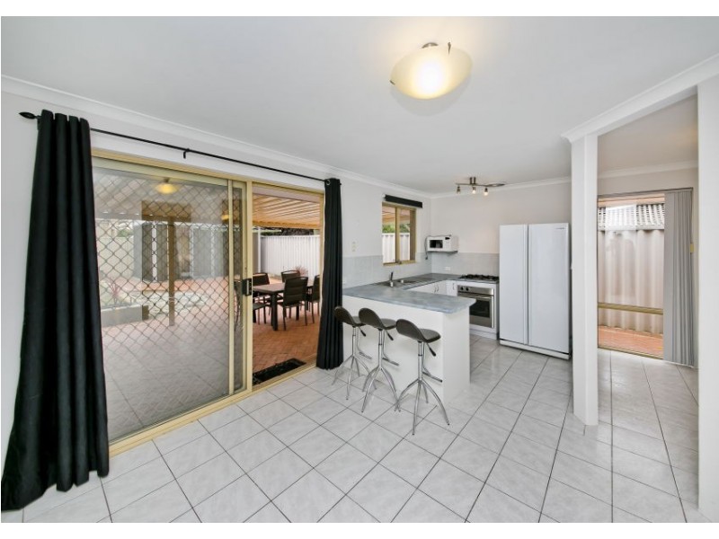 15 Gilroyd Loop, Ballajura WA 6066