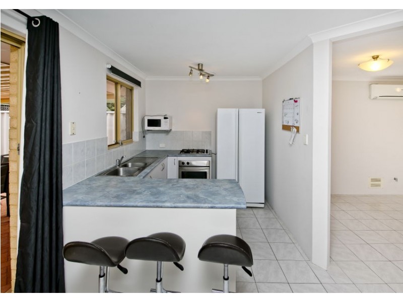 15 Gilroyd Loop, Ballajura WA 6066