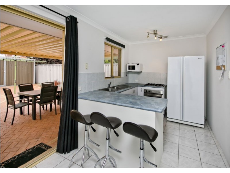 15 Gilroyd Loop, Ballajura WA 6066