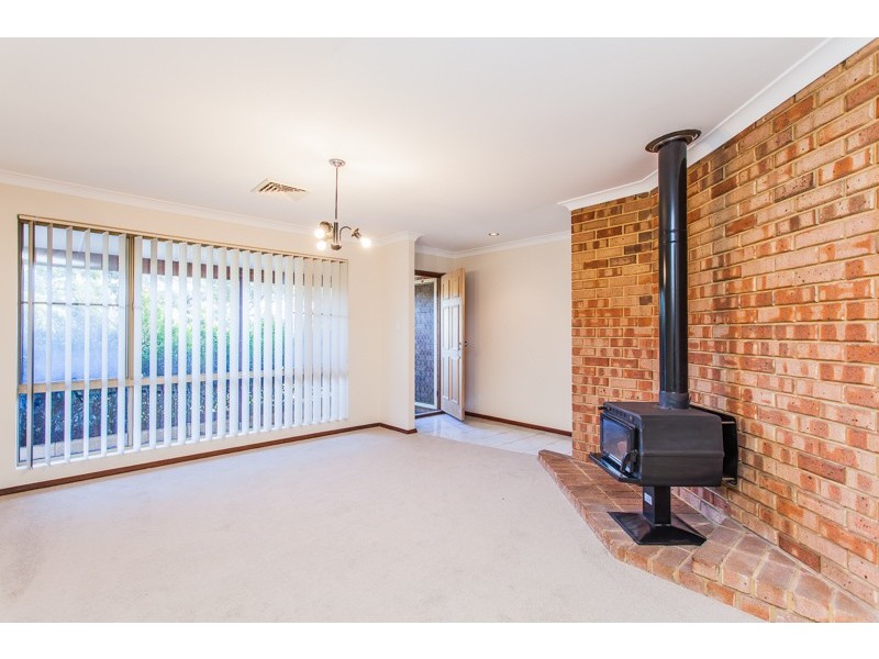 11 Shamrock Way, Huntingdale WA 6110