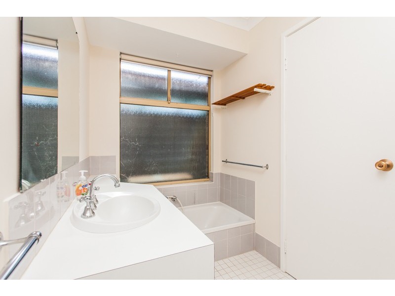 11 Shamrock Way, Huntingdale WA 6110