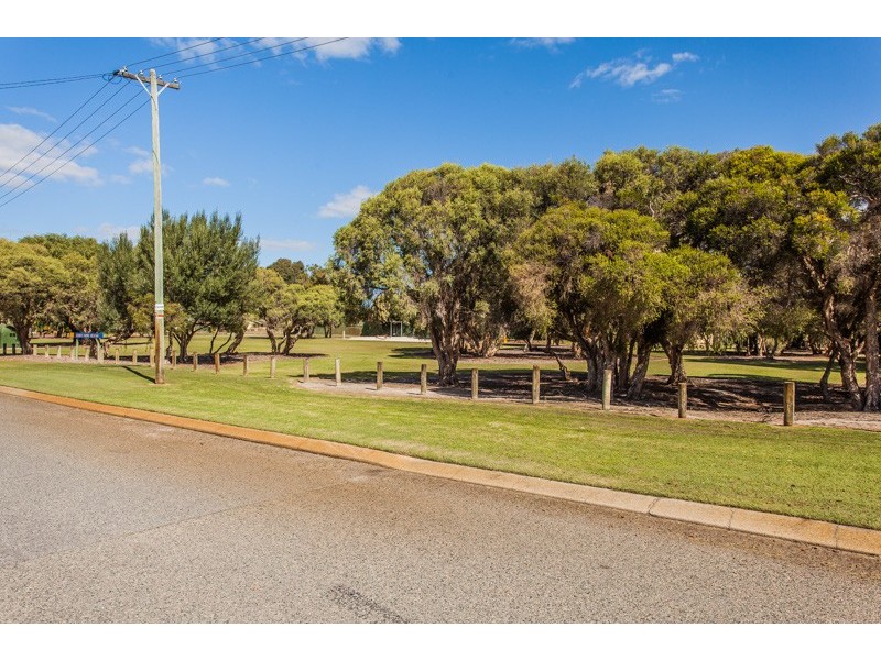 11 Shamrock Way, Huntingdale WA 6110