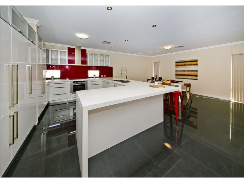 43 Tresise Street, Carine WA 6020