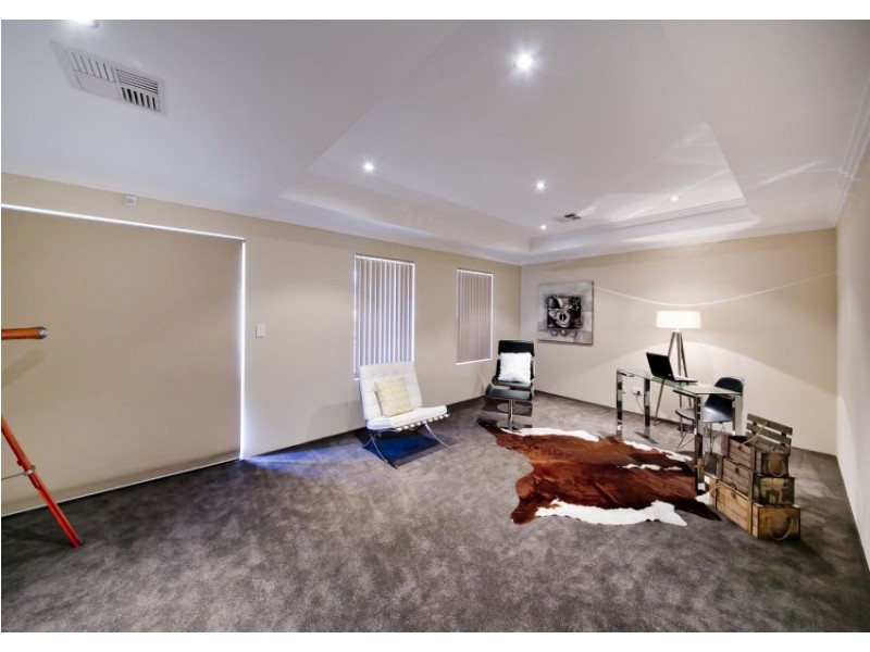 43 Tresise Street, Carine WA 6020