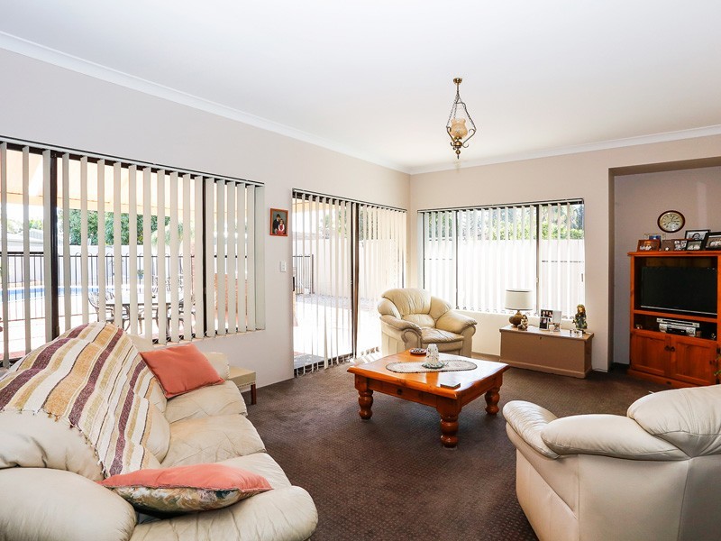 15 Blockley Way, Bassendean WA 6054