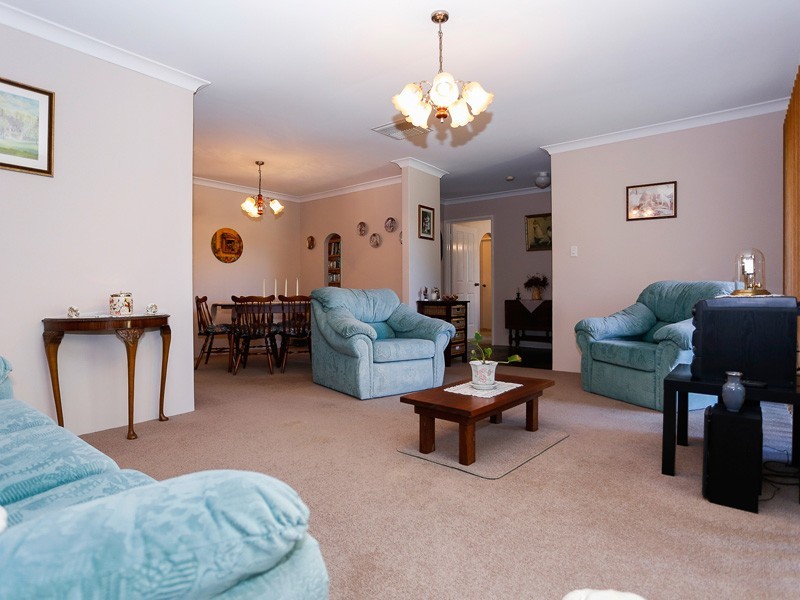 15 Blockley Way, Bassendean WA 6054