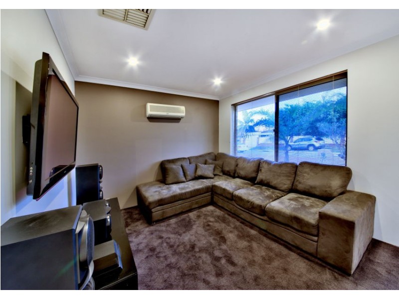 30 Borah Court, Caversham WA 6055