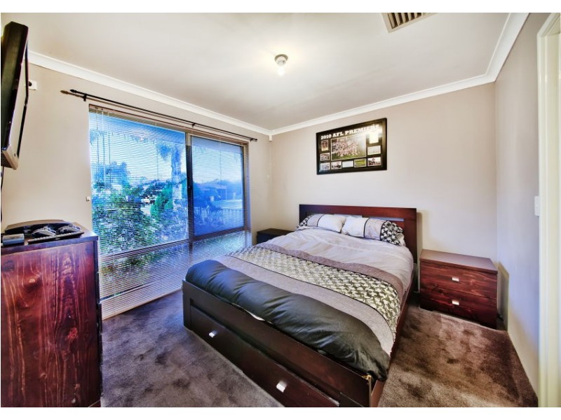 30 Borah Court, Caversham WA 6055