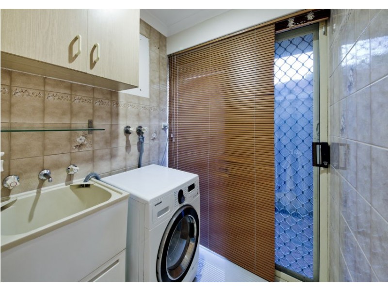 30 Borah Court, Caversham WA 6055