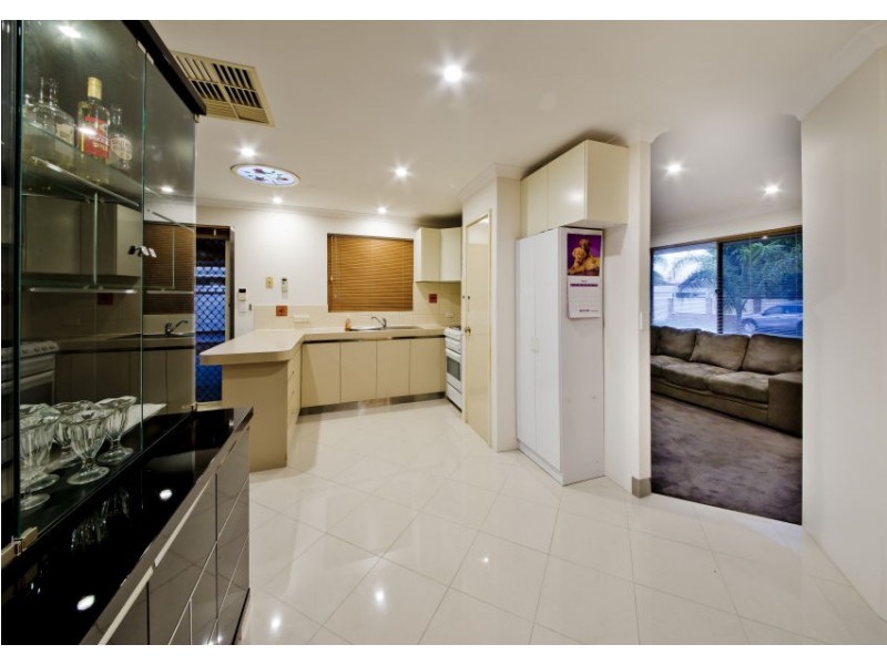 30 Borah Court, Caversham WA 6055