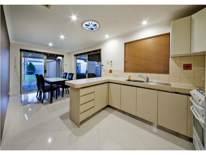 30 Borah Court, Caversham WA 6055
