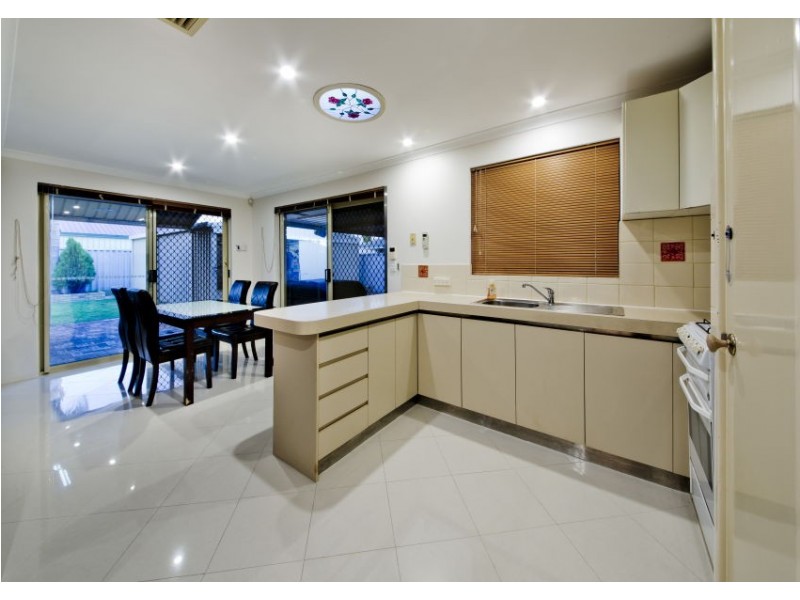 30 Borah Court, Caversham WA 6055