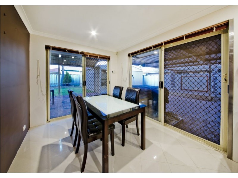 30 Borah Court, Caversham WA 6055