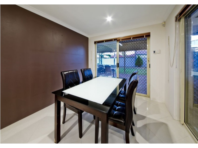 30 Borah Court, Caversham WA 6055