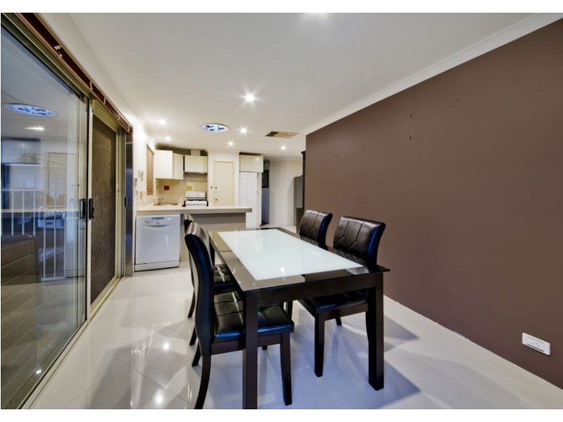 30 Borah Court, Caversham WA 6055