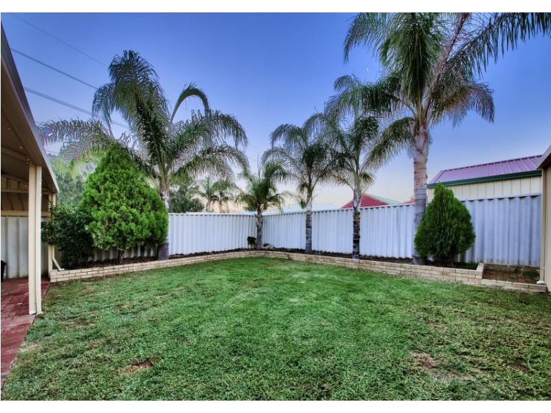 30 Borah Court, Caversham WA 6055