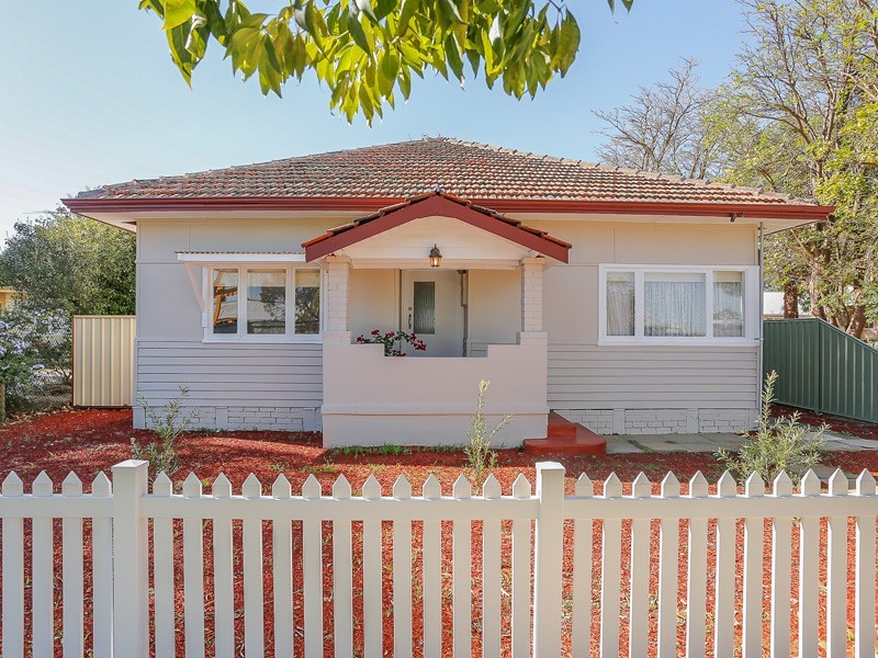 42 Kidman Avenue, South Guildford WA 6055