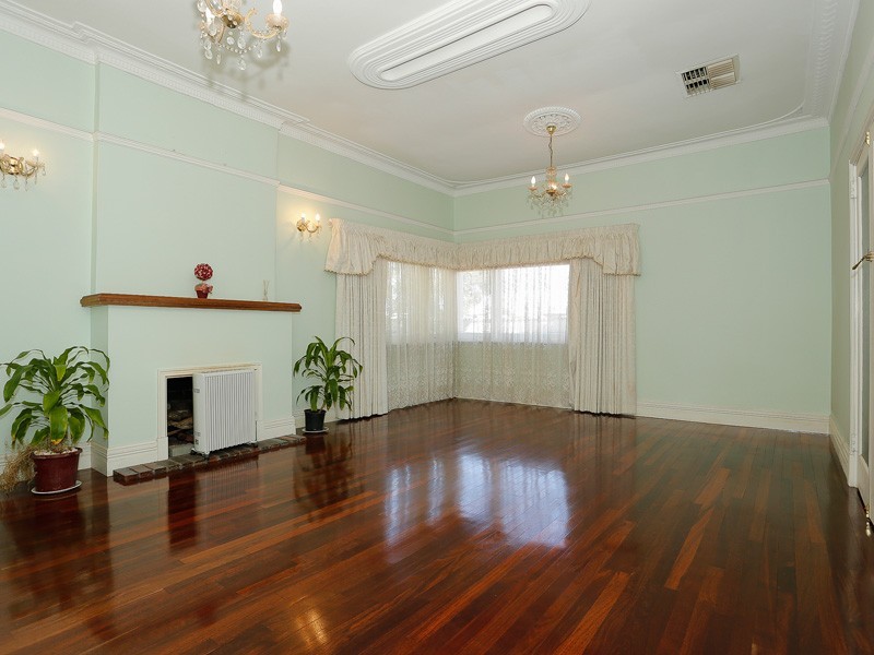 42 Kidman Avenue, South Guildford WA 6055