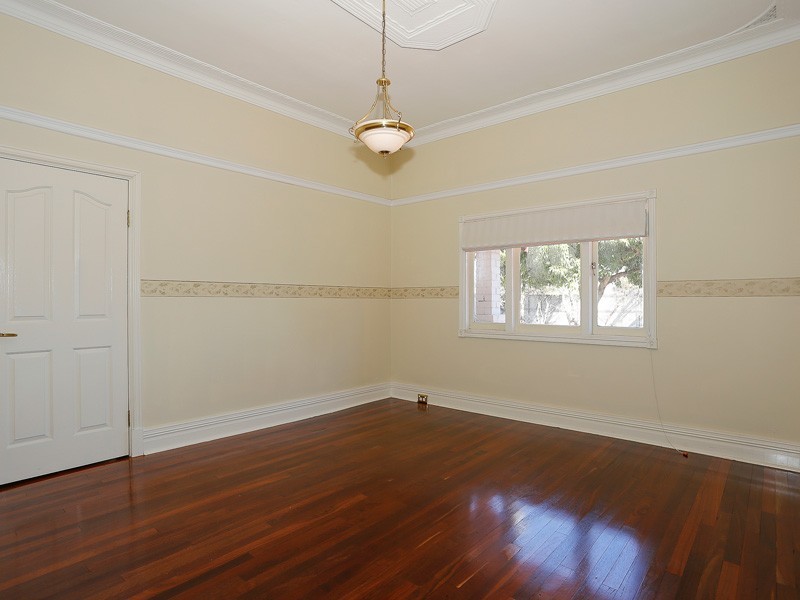 42 Kidman Avenue, South Guildford WA 6055