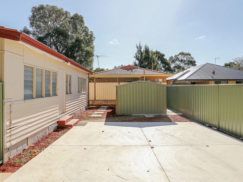 42 Kidman Avenue, South Guildford WA 6055