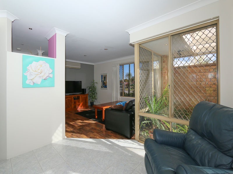 6 Mekong Place, Beechboro WA 6063