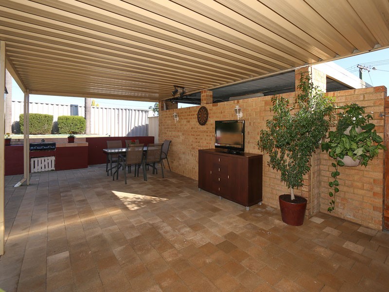 6 Mekong Place, Beechboro WA 6063
