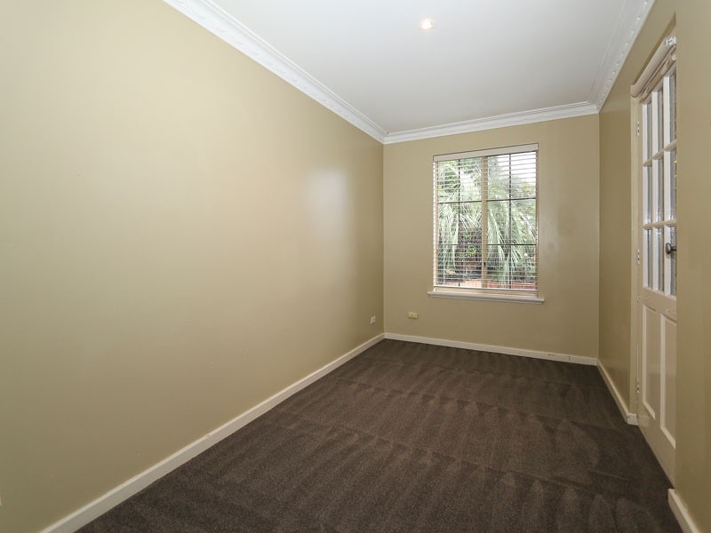 19 Satellite Retreat, Kiara WA 6054